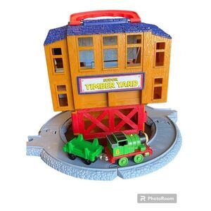 Thomas & Friends Take Along SODOR TIMBER YARD SAWMILL Playset PERCY Cargo Trains